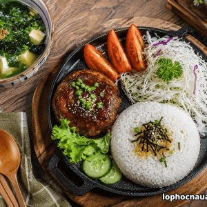 Khóa Học Làm Hambagu Thịt Băm Nhật Để Mở Quán